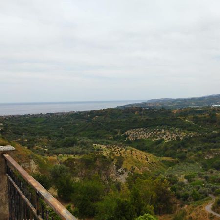 Villa La Casa Di Donna Ciccina Bovalino Superiore Exterior foto